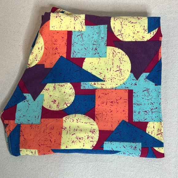 LuLaRoe TC Leggings – Retro Geometric Print | Tall & Curvy - Picture 3 of 5